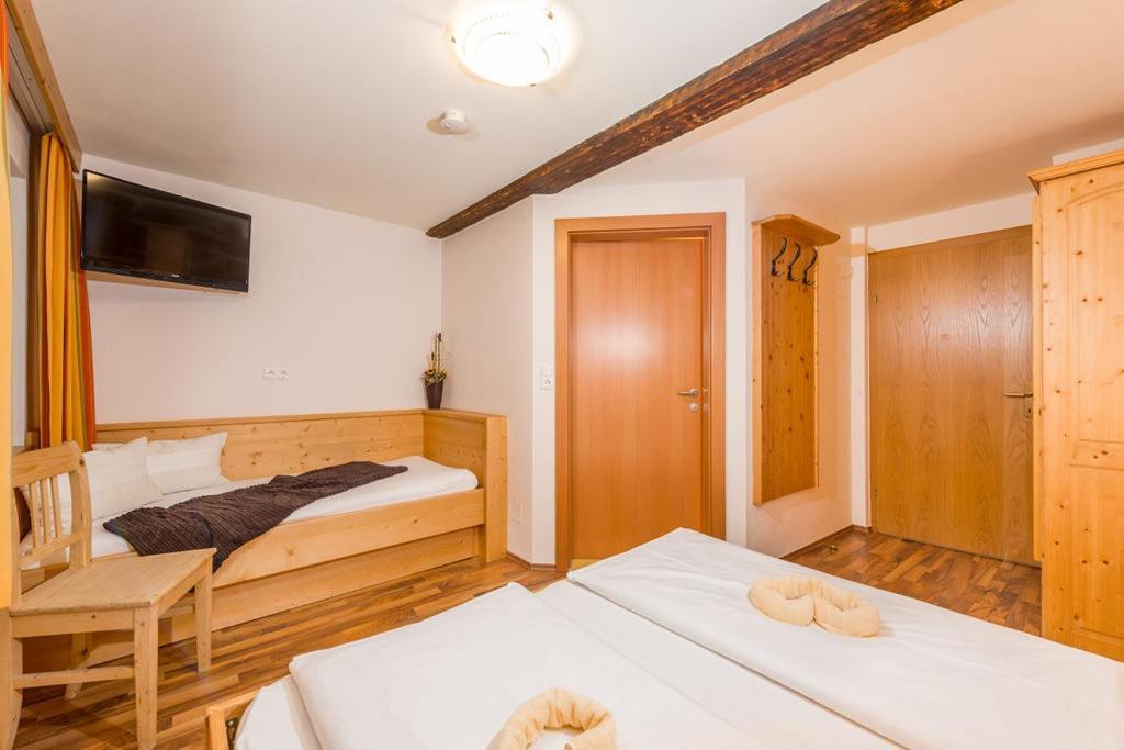 Das Kleine Bio Hotel Tiefenbach Schladming Exterior photo