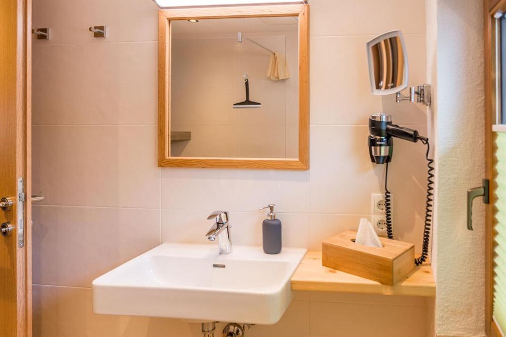 Das Kleine Bio Hotel Tiefenbach Schladming Exterior photo
