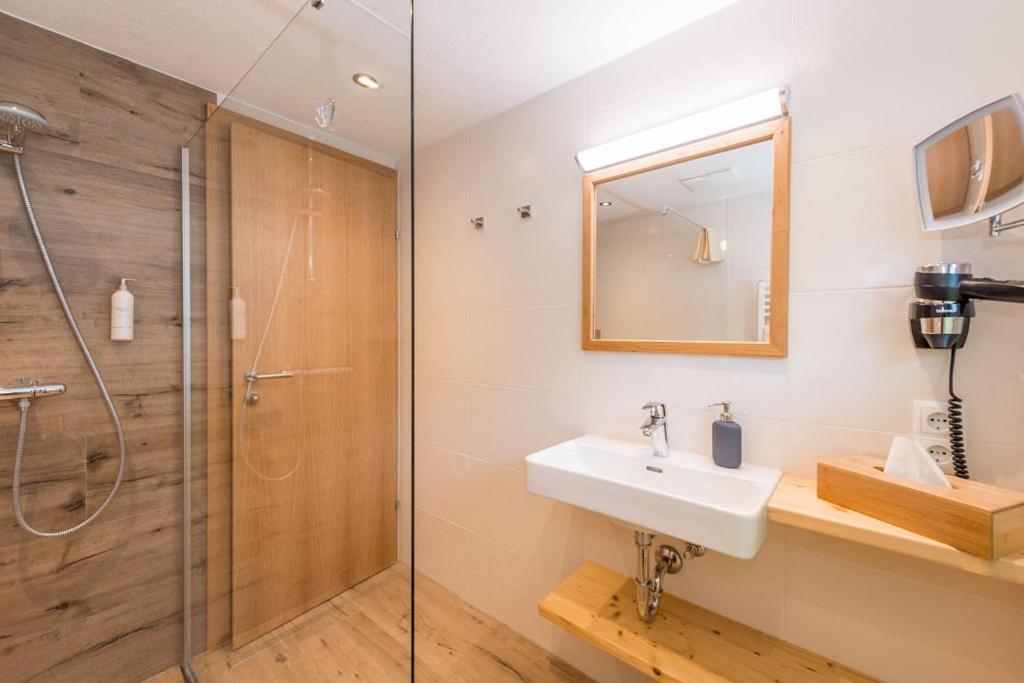 Das Kleine Bio Hotel Tiefenbach Schladming Exterior photo